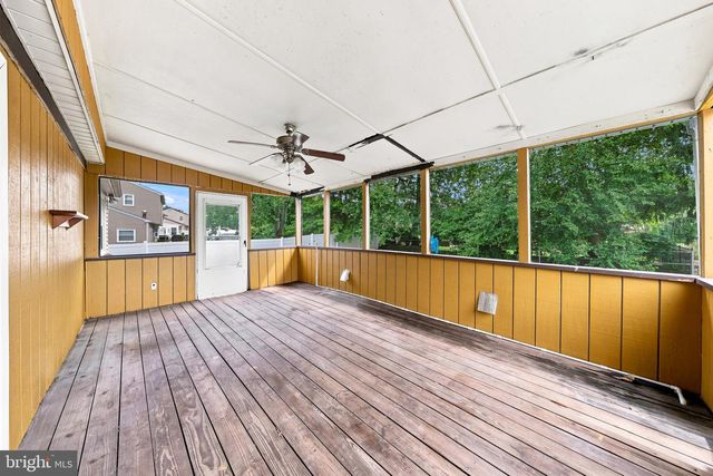 14 BUTTONWOOD RD, Stratford, NJ 08084