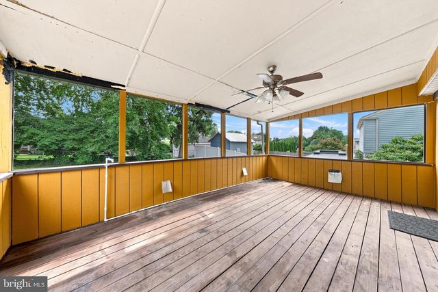 14 BUTTONWOOD RD, Stratford, NJ 08084