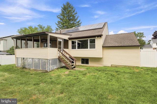 14 BUTTONWOOD RD, Stratford, NJ 08084