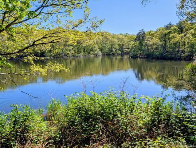 1600 Bay Avenue, East Marion, NY 11939