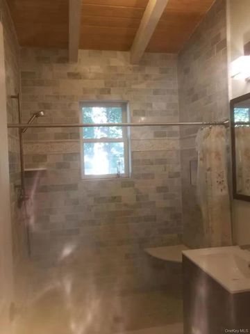 1600 Bay Avenue, East Marion, NY 11939