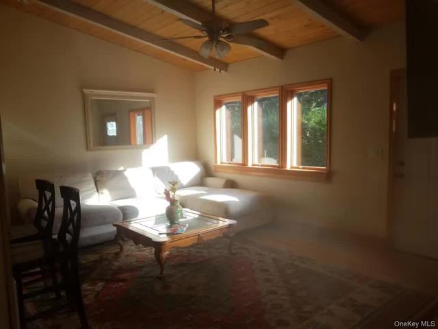 1600 Bay Avenue, East Marion, NY 11939