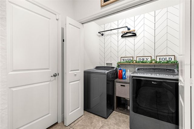 10274 JULIA ISLES AVENUE, Oxford, FL 34484