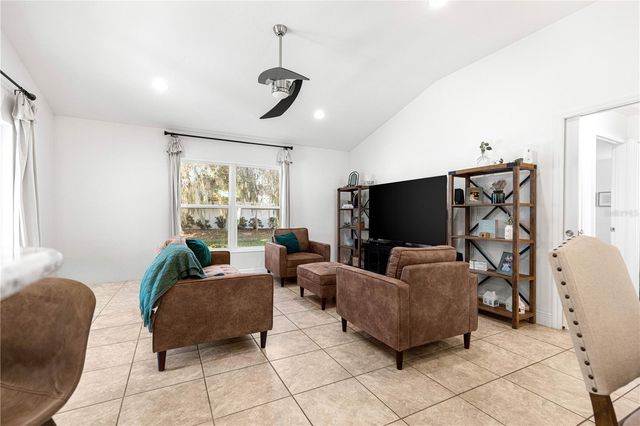 10274 JULIA ISLES AVENUE, Oxford, FL 34484