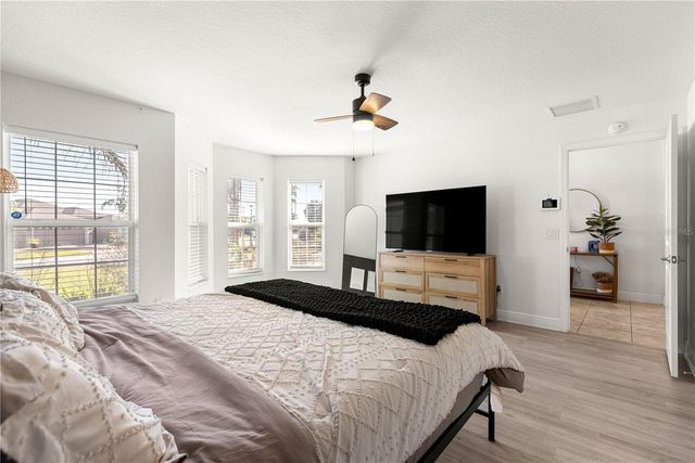 10274 JULIA ISLES AVENUE, Oxford, FL 34484