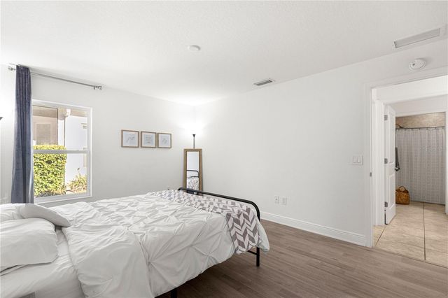 10274 JULIA ISLES AVENUE, Oxford, FL 34484