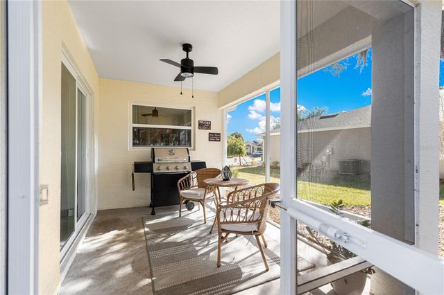 10274 JULIA ISLES AVENUE, Oxford, FL 34484