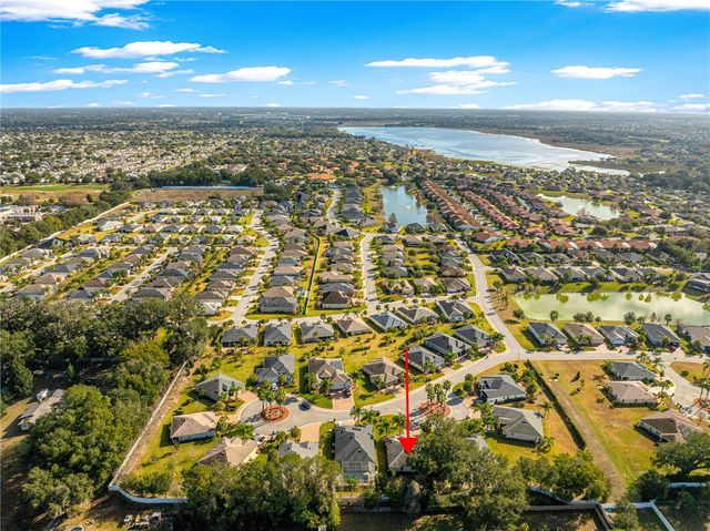 10274 JULIA ISLES AVENUE, Oxford, FL 34484