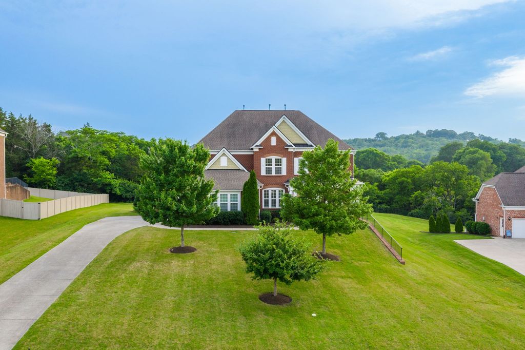 699 Thurrock Cir, Brentwood, TN 37027