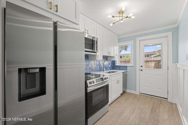 807 2ND Avenue S, Jacksonville Beach, FL 32250