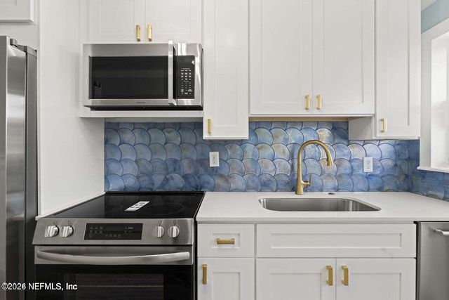 807 2ND Avenue S, Jacksonville Beach, FL 32250