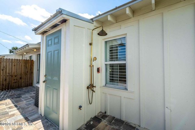 807 2ND Avenue S, Jacksonville Beach, FL 32250