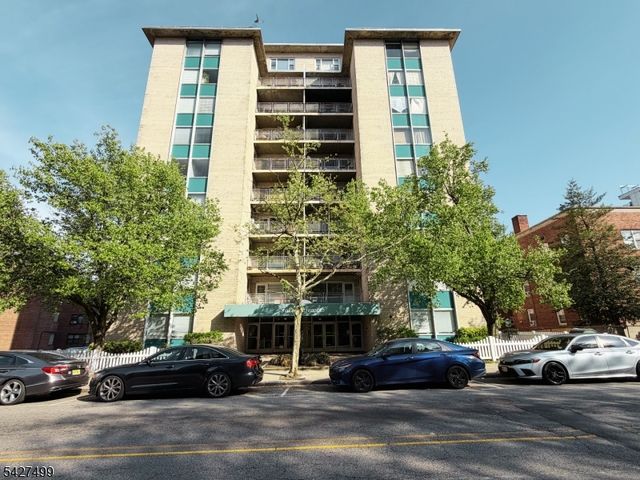 276 Prospect St 5E, East Orange City, NJ 07017