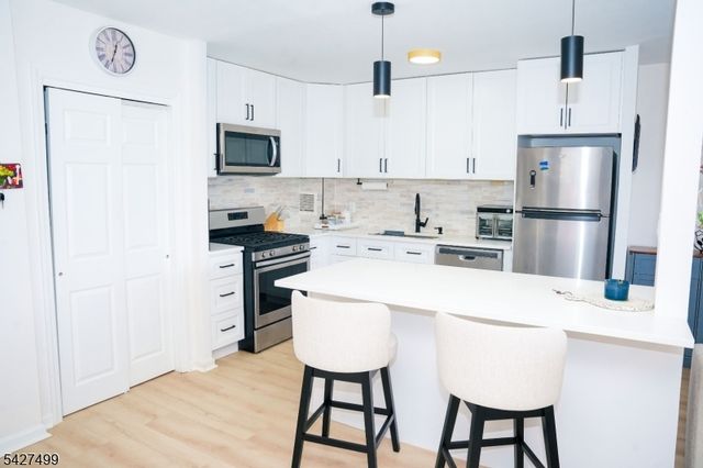 276 Prospect St 5E, East Orange City, NJ 07017