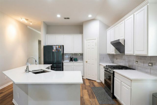 6513 Redwood Lane, The Colony, TX 75056