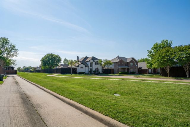 6513 Redwood Lane, The Colony, TX 75056