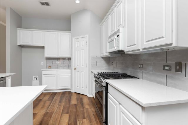 6513 Redwood Lane, The Colony, TX 75056