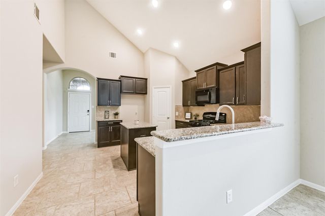 21611 Champagne Drive W, Porter, TX 77365