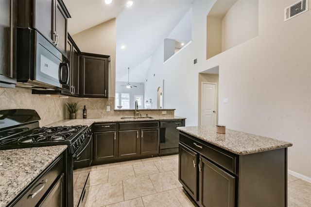 21611 Champagne Drive W, Porter, TX 77365