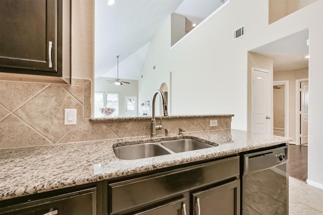 21611 Champagne Drive W, Porter, TX 77365