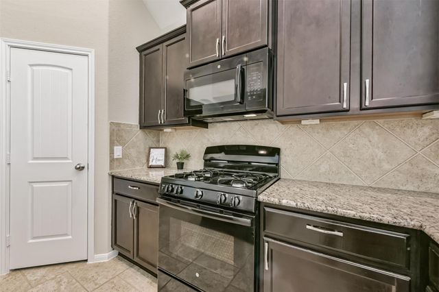 21611 Champagne Drive W, Porter, TX 77365