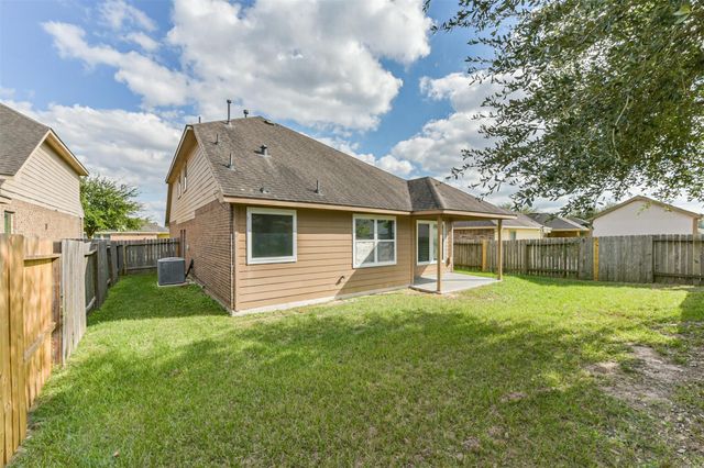 21611 Champagne Drive W, Porter, TX 77365