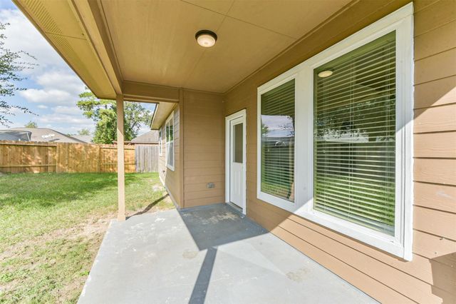 21611 Champagne Drive W, Porter, TX 77365