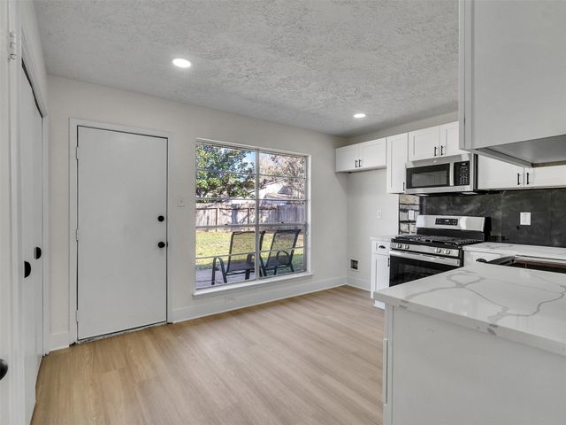 455 Capehill Drive, Houston, TX 77598