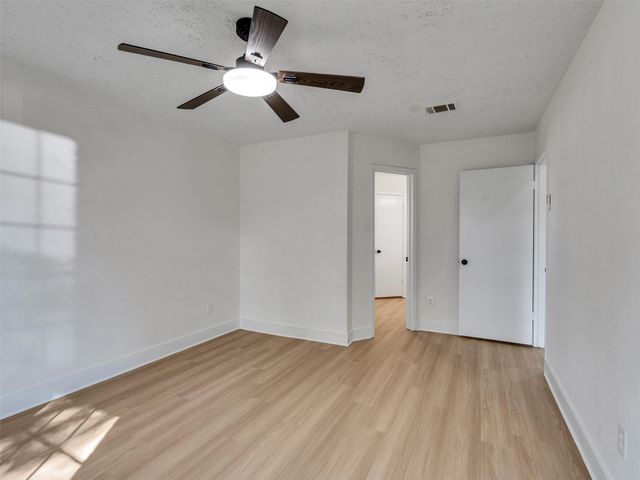 455 Capehill Drive, Houston, TX 77598