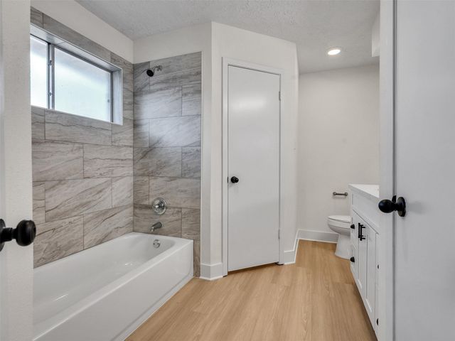 455 Capehill Drive, Houston, TX 77598