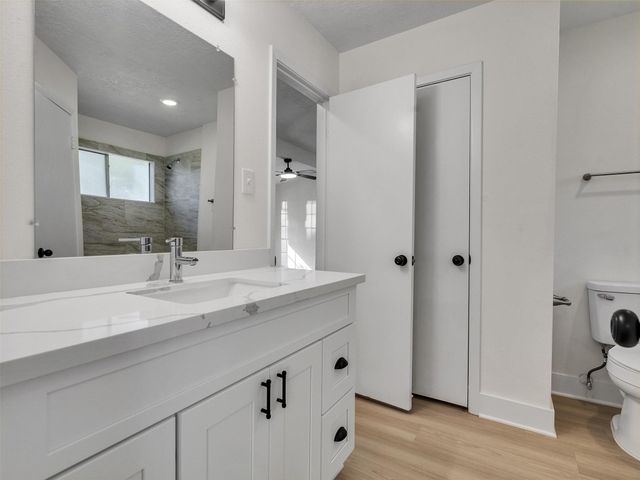 455 Capehill Drive, Houston, TX 77598