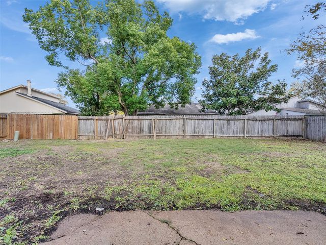 455 Capehill Drive, Houston, TX 77598