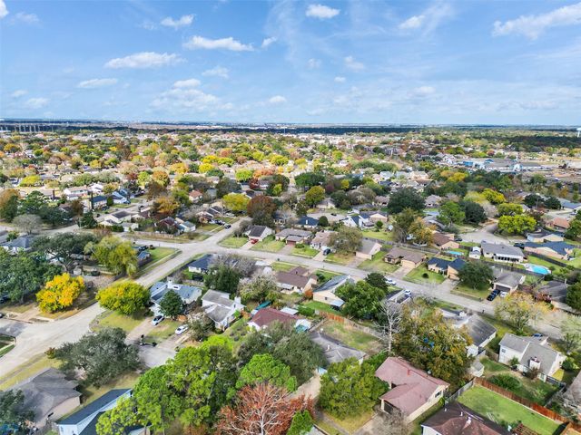 455 Capehill Drive, Houston, TX 77598