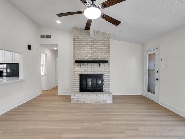 455 Capehill Drive, Houston, TX 77598