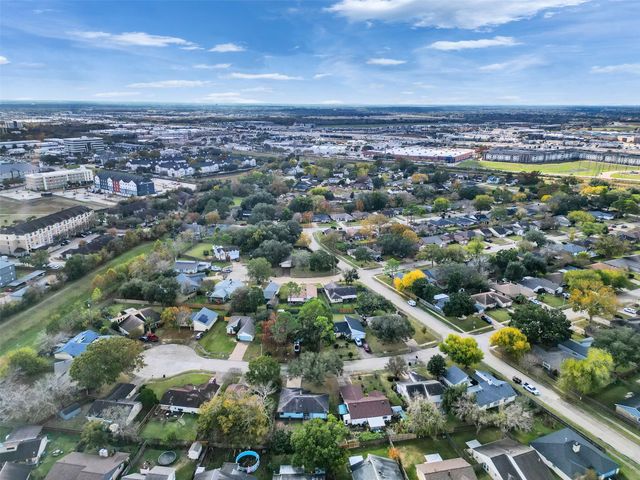 455 Capehill Drive, Houston, TX 77598