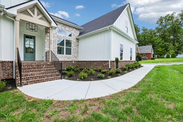 210 Cascade Dr, Winchester, TN 37398