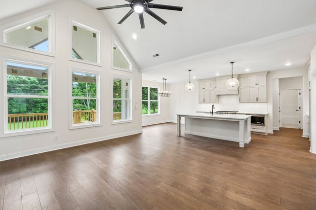 210 Cascade Dr, Winchester, TN 37398
