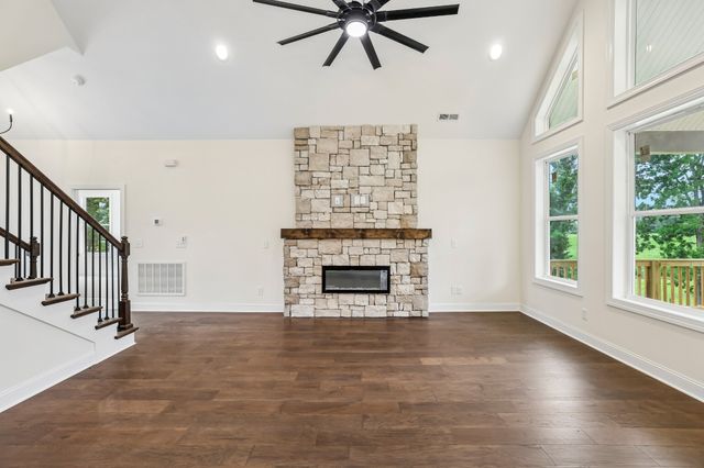 210 Cascade Dr, Winchester, TN 37398