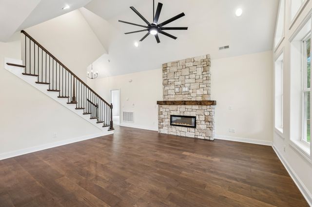 210 Cascade Dr, Winchester, TN 37398