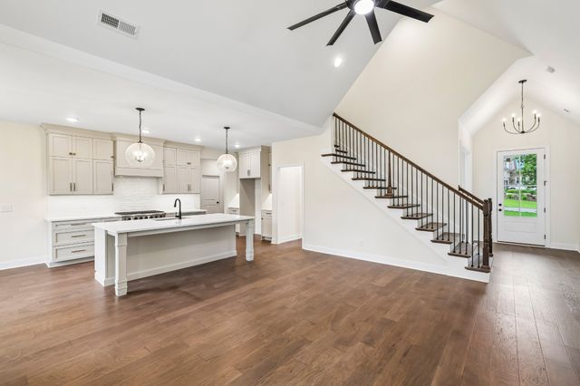 210 Cascade Dr, Winchester, TN 37398