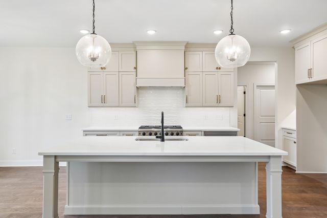210 Cascade Dr, Winchester, TN 37398