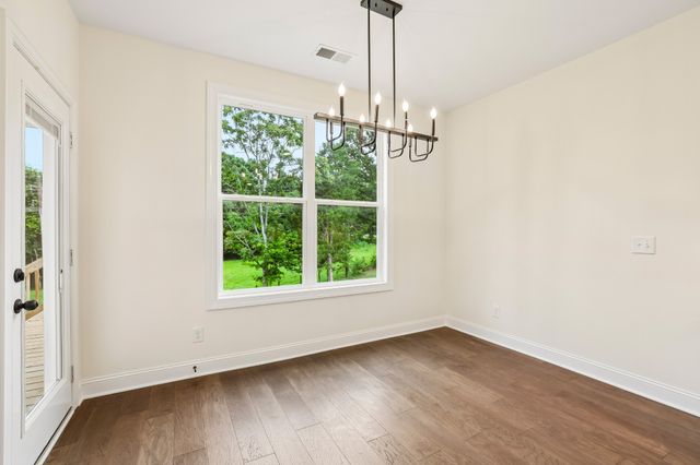 210 Cascade Dr, Winchester, TN 37398