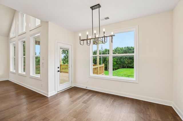 210 Cascade Dr, Winchester, TN 37398