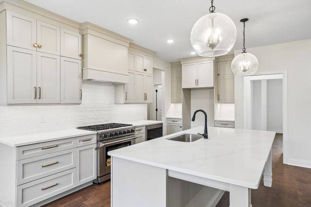 210 Cascade Dr, Winchester, TN 37398