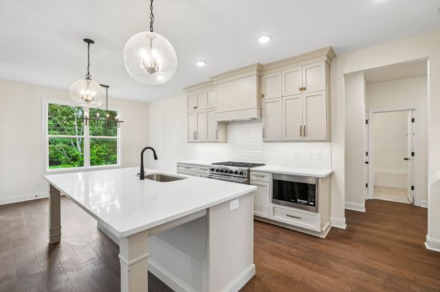 210 Cascade Dr, Winchester, TN 37398