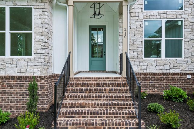 210 Cascade Dr, Winchester, TN 37398