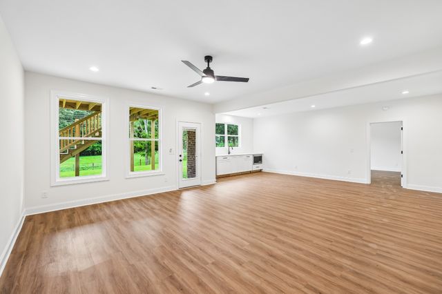 210 Cascade Dr, Winchester, TN 37398