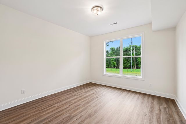 210 Cascade Dr, Winchester, TN 37398