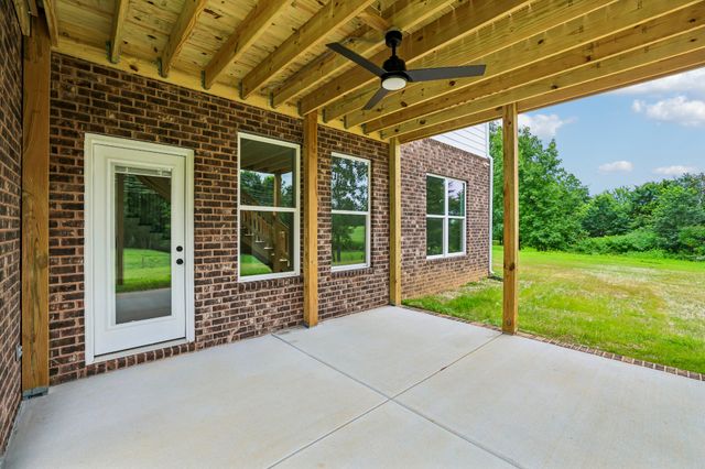 210 Cascade Dr, Winchester, TN 37398