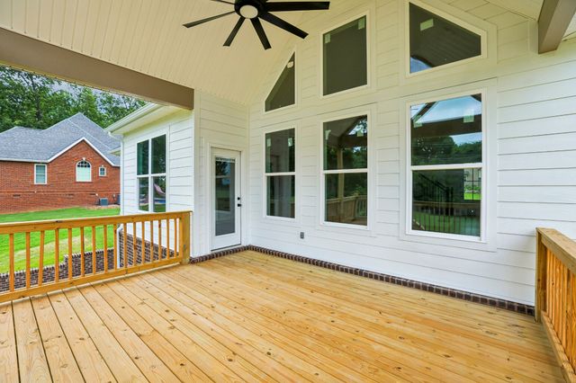 210 Cascade Dr, Winchester, TN 37398